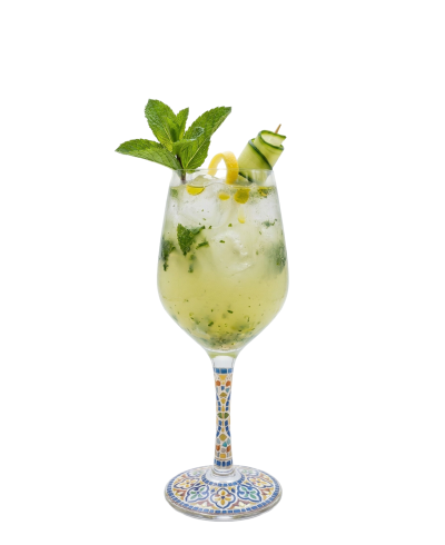 freepik__elimina-todo-menos-el-cctel-no-cambies-el-ngulo-ni__96006